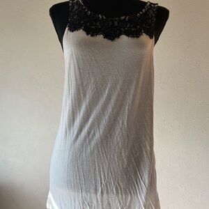 Women’s size large express tank top cream and black